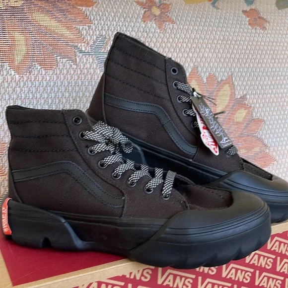 Vans WMNS Sk8-Hi Tapered
Heavy Canvas Blackout
VN0A7Q5T10J
Sneakers - Picture 6 of 16